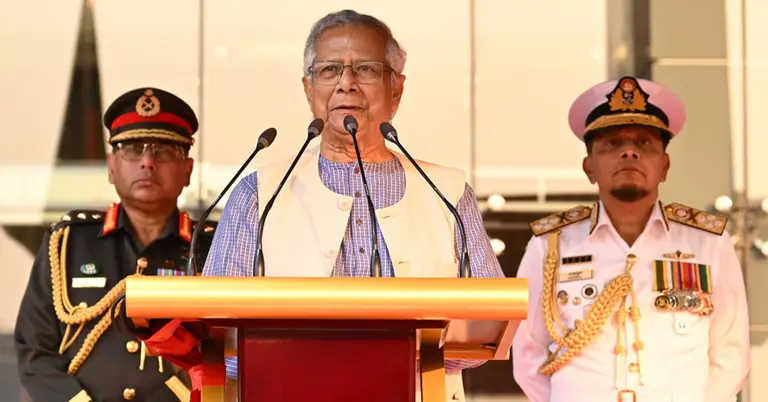 সশস্ত্রবাহিনী দিবস উপলক্ষে সেনাকুঞ্জে আয়োজিত অনুষ্ঠানে বক্তব্য রেখেছেন প্রধান উপদেষ্টা